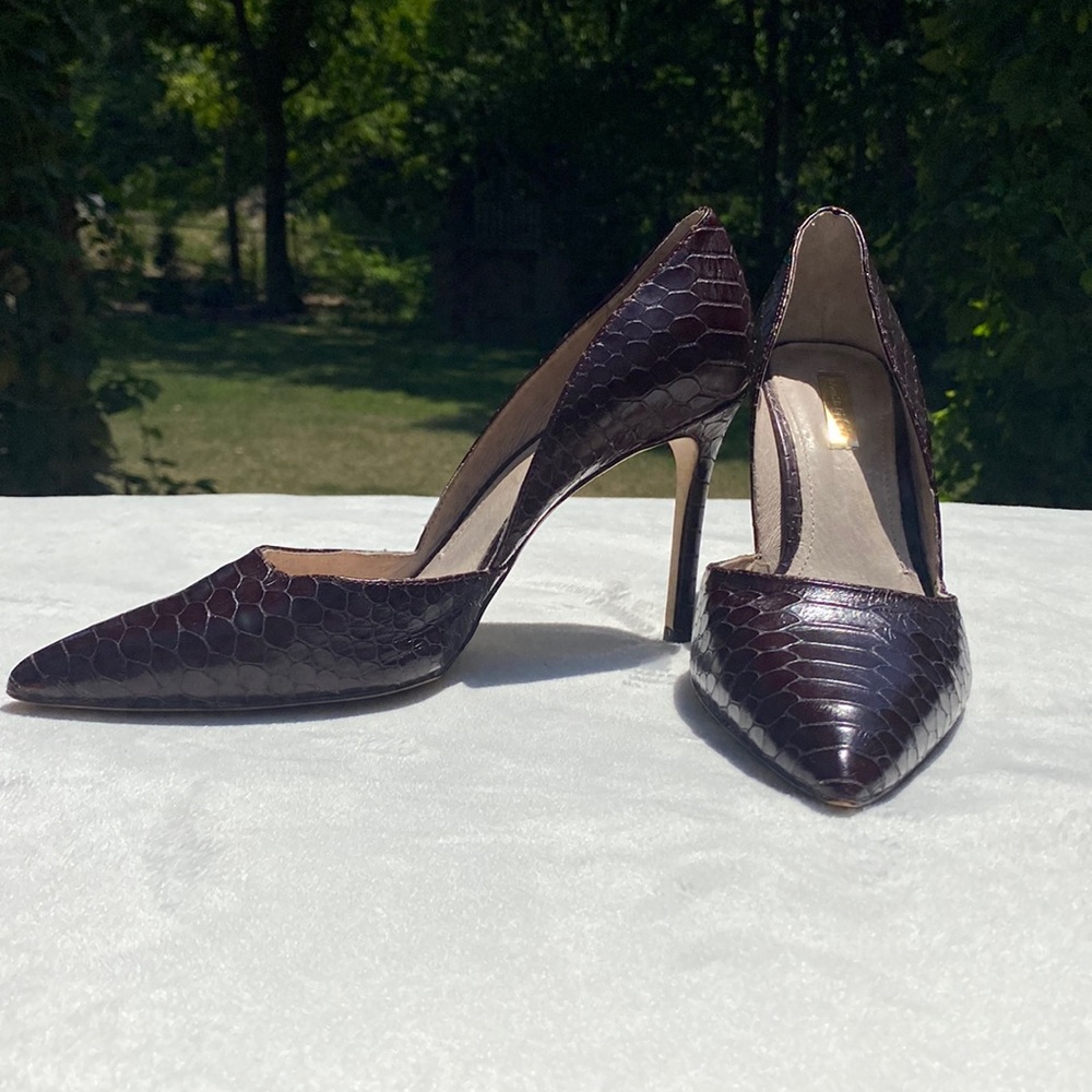 Louise et Cie gorgeous brown leather 3” heels. Size 8